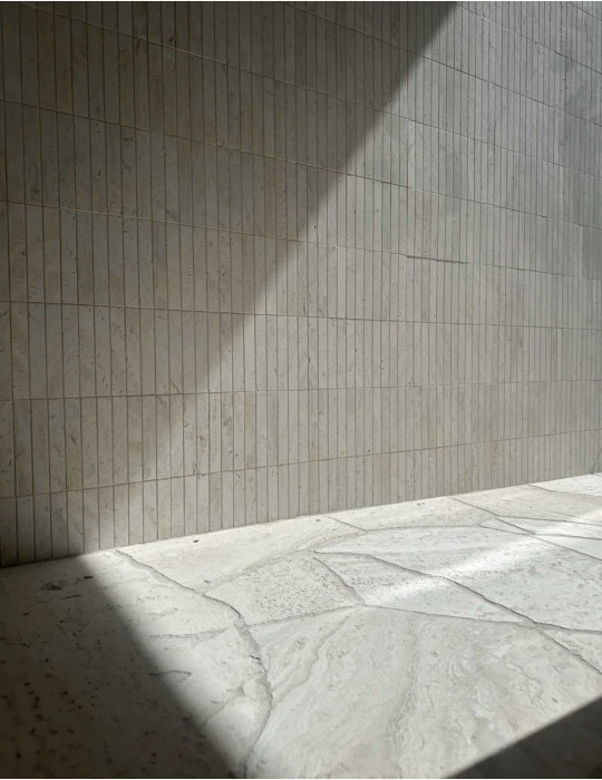 SUPERWHITE TRAVERTINE KIT KAT MOSAIC