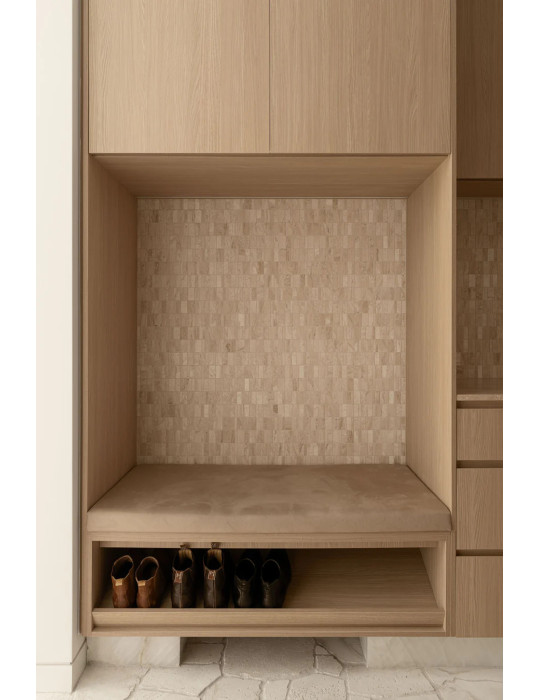 ELOWEN STONE – FREEFORM