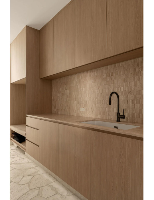 ELOWEN STONE – FREEFORM