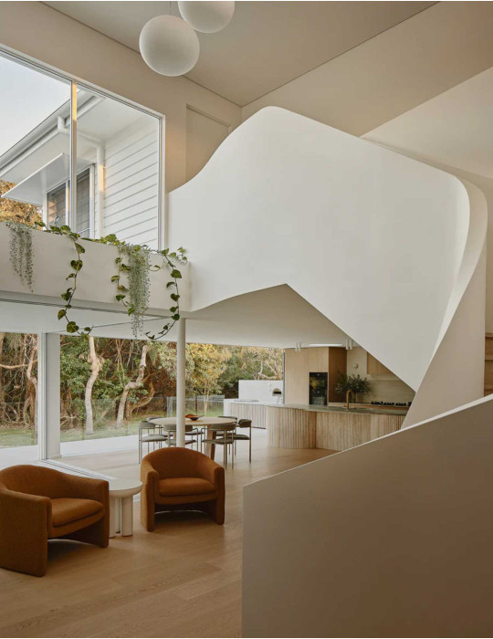 SUPERWHITE TRAVERTINE FLUTES