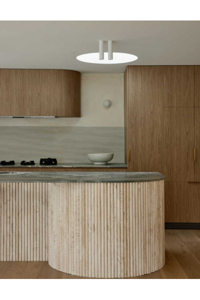 SUPERWHITE TRAVERTINE FLUTES