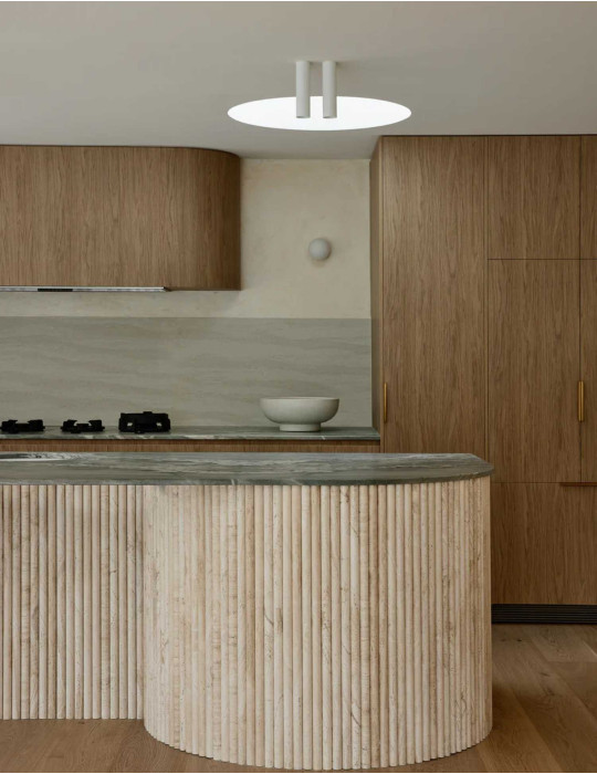 SUPERWHITE TRAVERTINE FLUTES