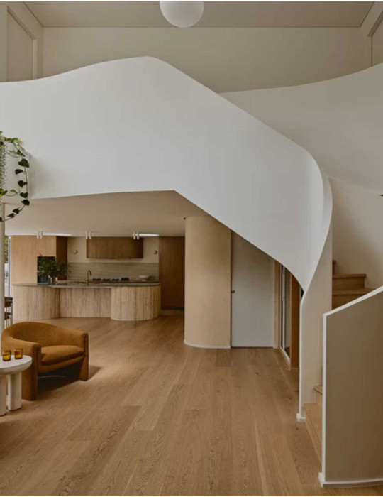 SUPERWHITE TRAVERTINE FLUTES