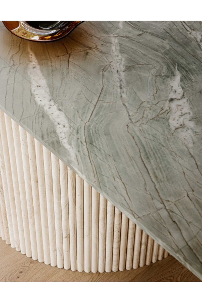 SUPERWHITE TRAVERTINE FLUTES