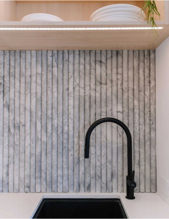 SUPERWHITE QUARTZITE FLUTES