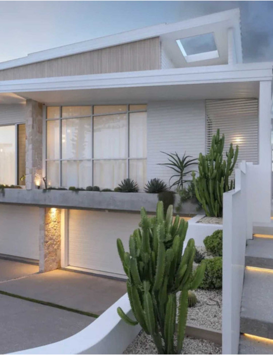 CASPER STONE – FREEFORM