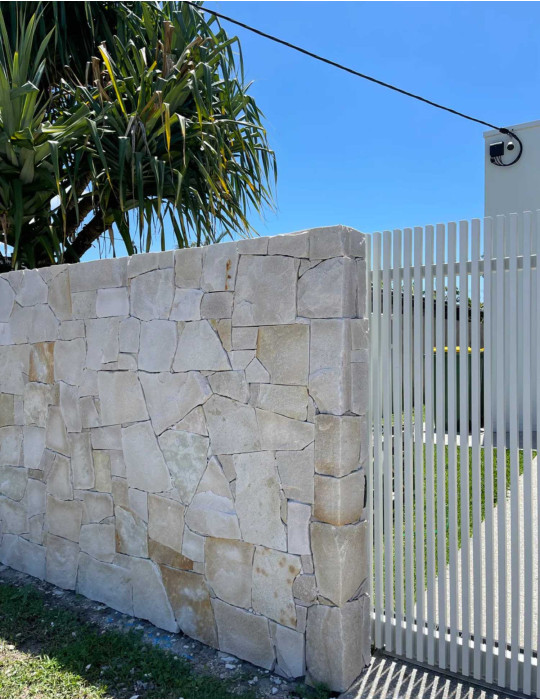 CASPER STONE – FREEFORM