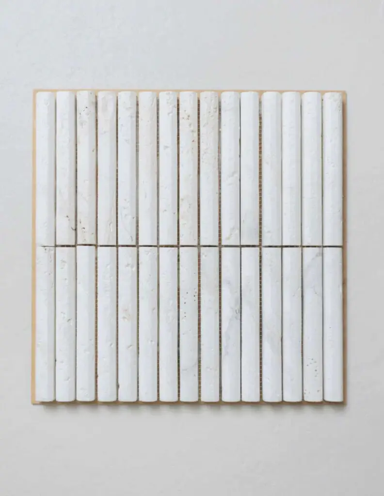 SUPERWHITE TRAVERTINE FLUTE MOSAIC